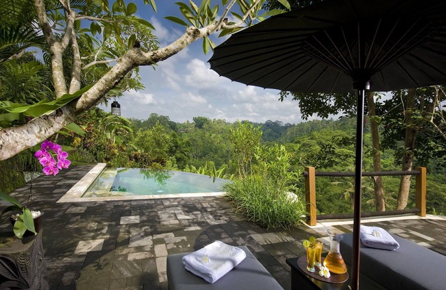 Bukit Naga Estate, lujoso chalet de 5 camas c / cascada y jardín cerca de Ubud