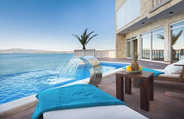 Lujo en Villa Cama: ¡el alquiler de vacaciones de sus sueños!