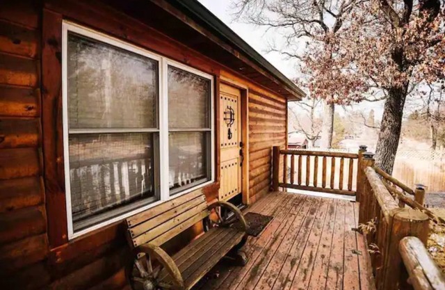 Luxury Cabin by Castle Rock Lake/Wisconsin Dells!!