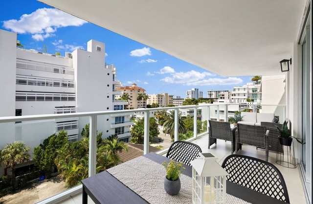 Luxury Condo w/ Rooftop Pool ~ 5-Min to Beach
