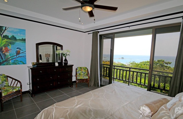 Condominio de lujo con vista al mar 2 habitaciones