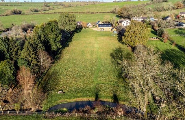 Luxury dog friendly holiday home with large garden in the Cotswolds - Hill View House