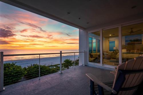 Luxury Family Beachfront Oasis Pool Spa and Views