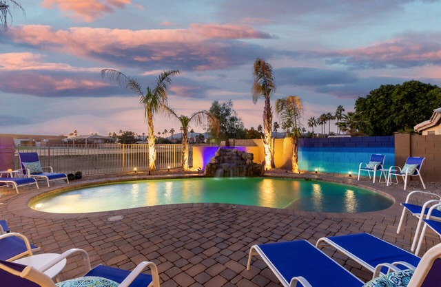 Luxury home w/ Heated Pool & Hot Tub | Pool Table | King Beds | Fire Pit & Grill