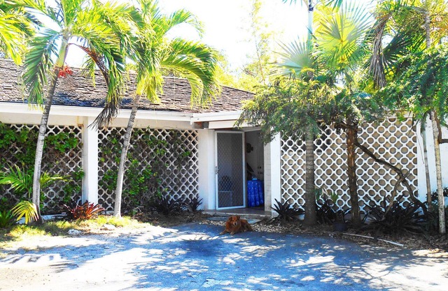 Casa de lujo con piscina en 2 acres de tierra virgen