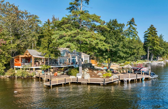 Luxury Home with Sand Beach and Great Views plus a Guest House AUGUST SPECIAL