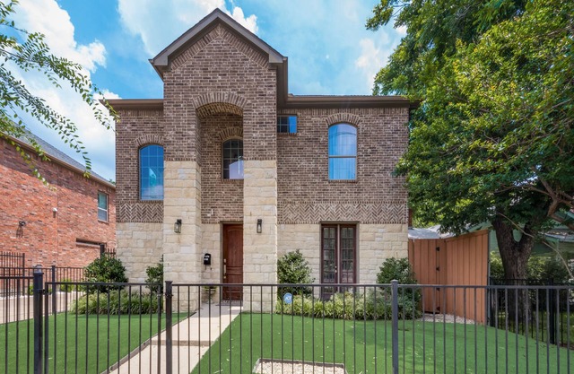 Luxury Living - Uptown Dallas - Sleeps 8!