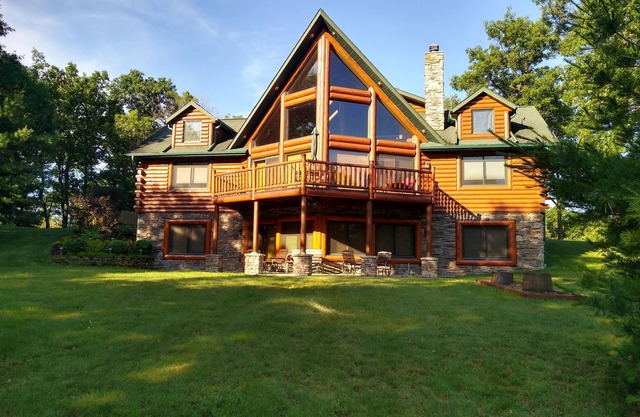 Lodge de lujo en Castle Rock Lake. Escenario perfecto para su diversión al aire libre.