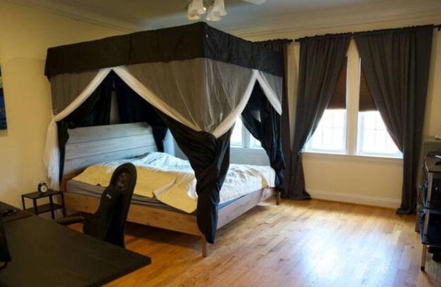 Luxury Master Bedroom in 3 Bed, 2.5 Bath House in Popular Federal Hill!