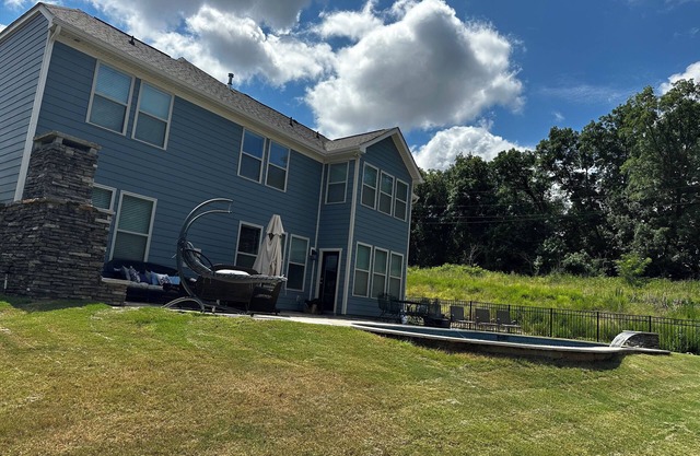 Heated saltwater pool, outdoor gas fire place, near Catawba river & Charlotte