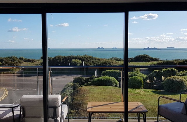 Casa con vista al mar entre Bournemouth y Christchurch, camino opuesto a la playa