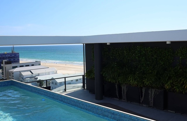 Luxury Palm Beach 1 BDR in The Village