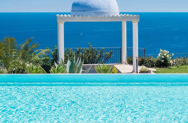 Villa privada de lujo con piscina
