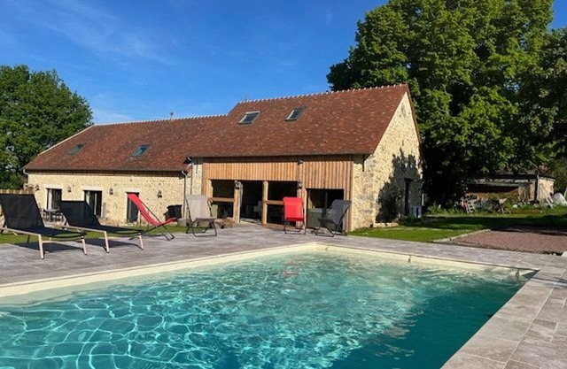 Lujosa casa rural con piscina, jacuzzi y gimnasio cerca de Le Mans