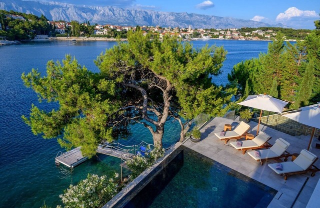 Villa Prestige Brac de lujo frente al mar con piscina privada, sauna y gimnasio