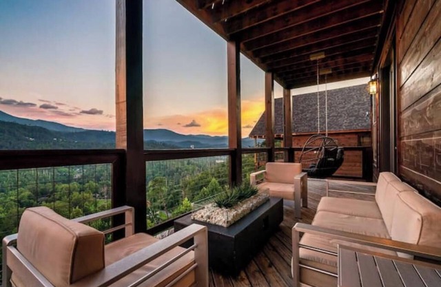 Luxury Smoky Mtn Cabin 3 King Suites Epic Views