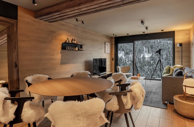 Tree Line Luxury Residence 95 m2 and hot tub
