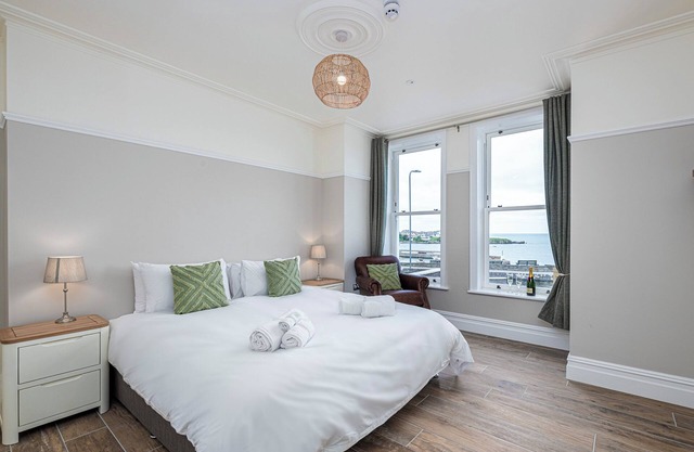 New Ty Glas Beach House sleeps 22 across 11 ensuite rooms with an indoor Swimspa