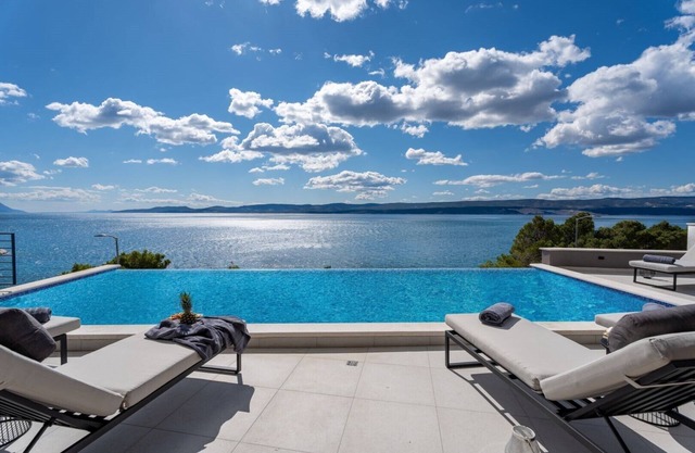 Villa de lujo Euphorica Omis con piscina, jacuzzi, sauna, gimnasio
