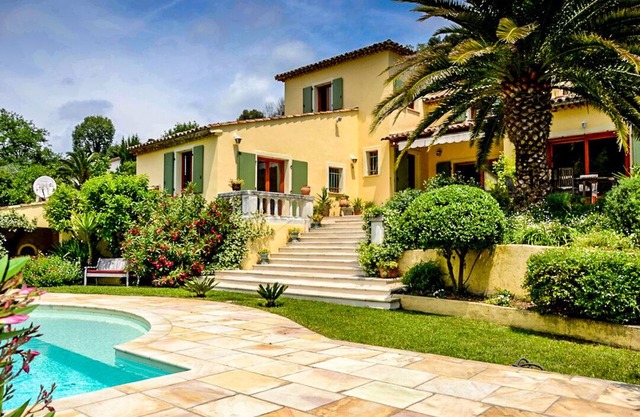 Villa de lujo, tranquila ubicación central con aire acondicionado, piscina de sal