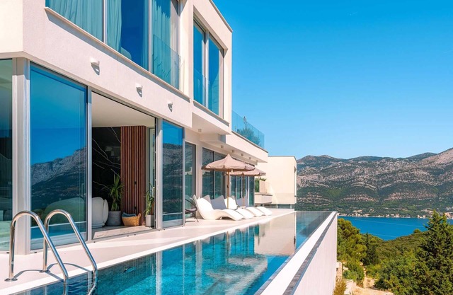 Luxury Villa Aqua Vista with Pool I