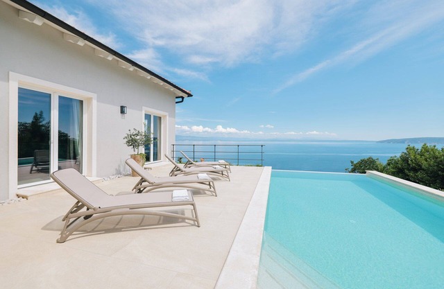 Luxury Villa Orient with Pool