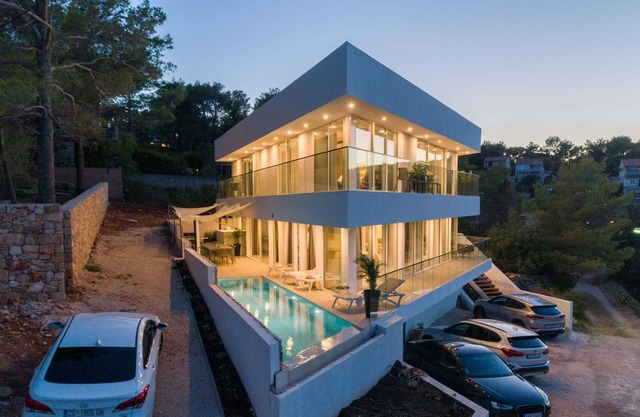 ¡Nuevo! Villa de Lujo Prestigio