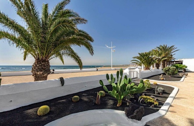 Luxury Villa Sea Front -La Orilla