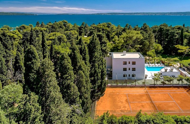 Luxury Villa Velvet Bourbon Split with private pool by the sea