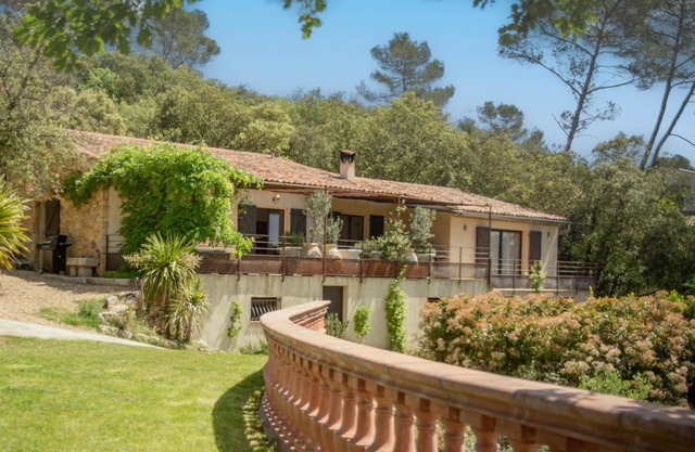 Luxury villa with pool and enclosed garden
