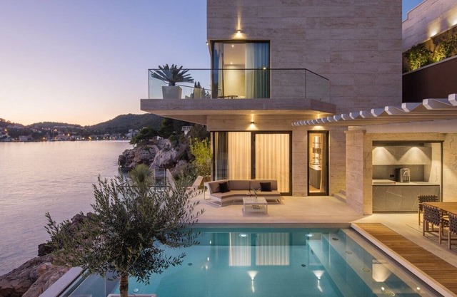 Villa de lujo Yoko Dubrovnik con piscina infinita privada, sauna y acceso privado al mar