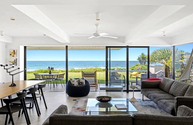 Luxury Villas Reflections at North Avoca (Walk to the beach)