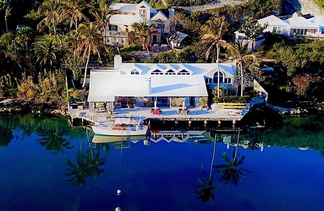 CASA DE LUJO FRENTE AL MAR EN HARRINGTON SOUND
