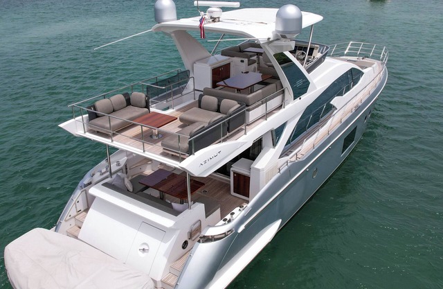 Luxury Yacht Stay on the Miami River – Waterfront Living Redefined