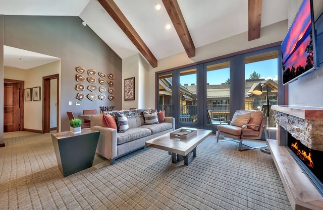 LuxuryÂ 3br Steps From Heavenly Village & Gondola 3 Bedroom Condo by RedAwning