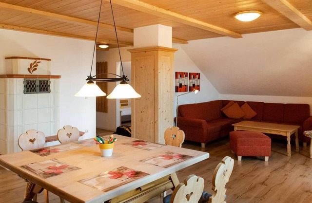 Apartamento de lujo (115m²) con dos balcones.