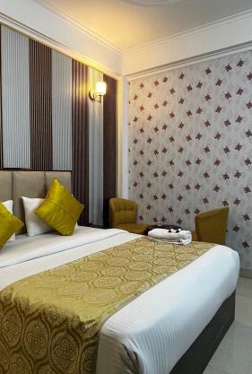 M K HOTEL AND RESTAURANT