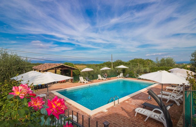 Madone P, apartamento en un agriturismo. Piscina, WiFi, tenis