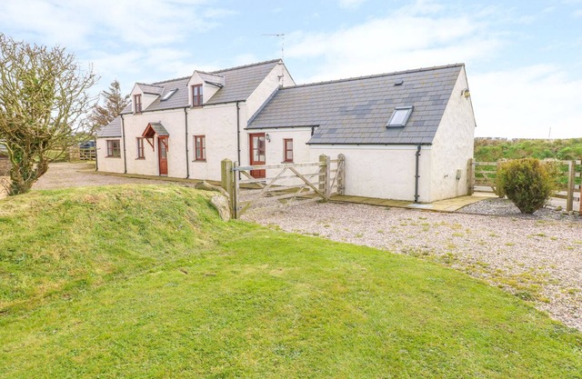 MAERDY CWTCH, ideal para familias, con un jardín en Solva, Ref 1007398