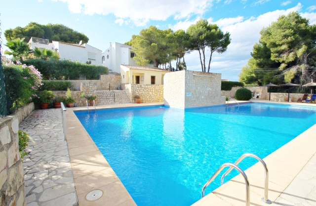 Magdalena - bungalow de vacaciones con piscina en Teulada