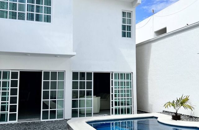 Magnífica casa con alberca privada a 10 min del mar