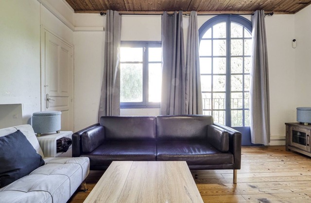 Magnífica casa en pleno centro barcelona .de 160 Mts. Dividido en tres estancias