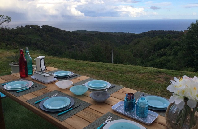 Nuevo apartamento en chalet con vistas al mar en el pueblo
