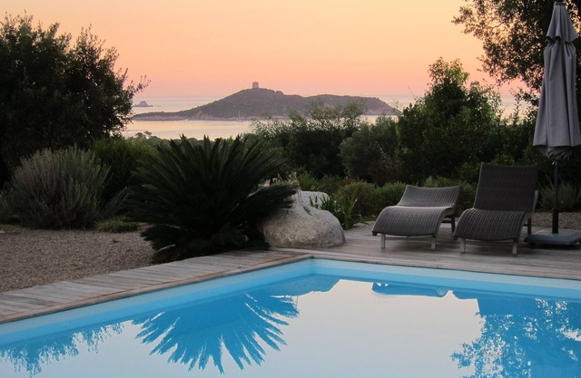 VILLA CONTEMPORÁNEA PINARELLO CERCA DE PLAYAS VISTA AL MAR Y MONTAÑA EXCEPCIONAL