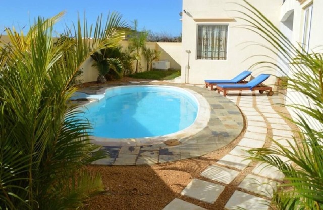 Magnífica villa privada en un jardín tropical con piscina, protegida de la vista exterior, a 200 metros de la playa, 2-12 p