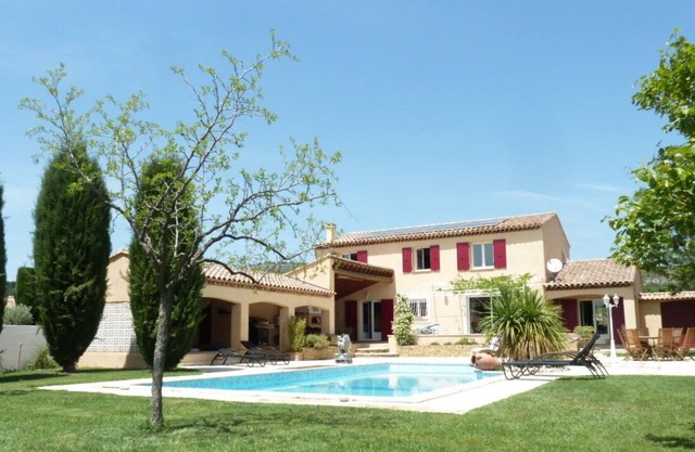 Magnifique Villa Avec Piscine, spa et Sauna au Pied des Collines