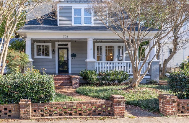 Magnolia Manor - Private Backyard - Close to Downtown