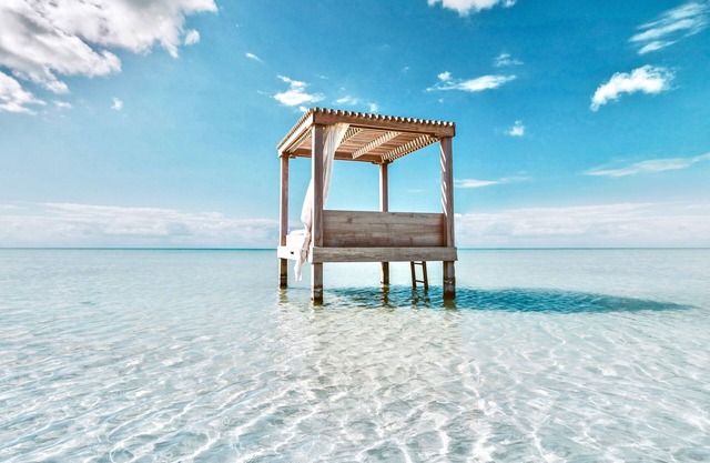 Mahogany Bay Resort & Beach Club, Curio Collection by Hilton