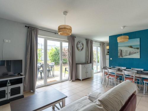 Maison avec Piscine à Parentis-en-Born, près du Lac – 3 Chambres, Terrasse et WiFi Inclus - FR-1-319-572