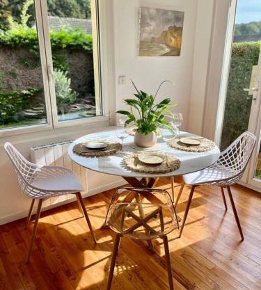 Maison Bobochic parking et jardin by Art de Voyager